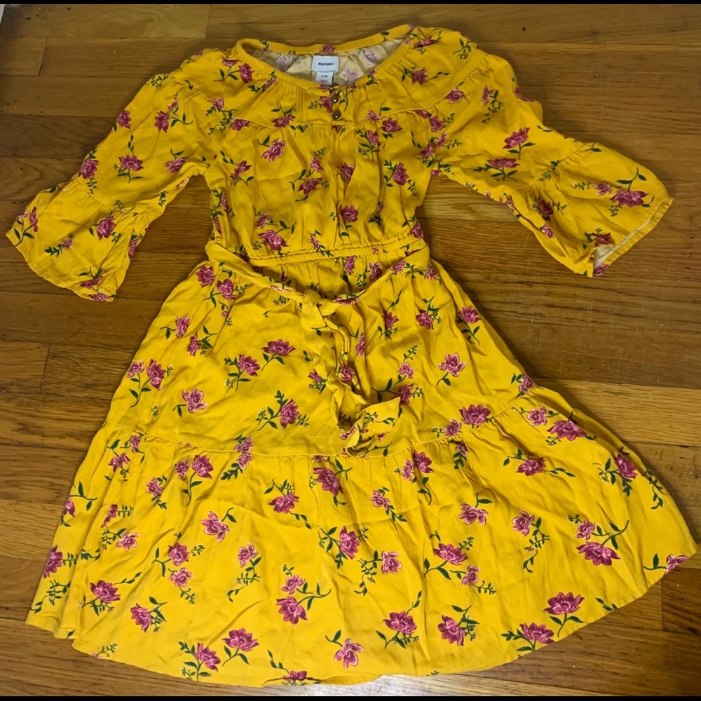 Beautiful flowered dress🥺
